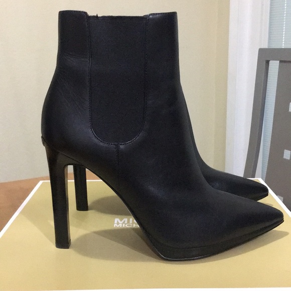 NEW Michael Kors Leather Brielle Bootie size 9 - Picture 10 of 10